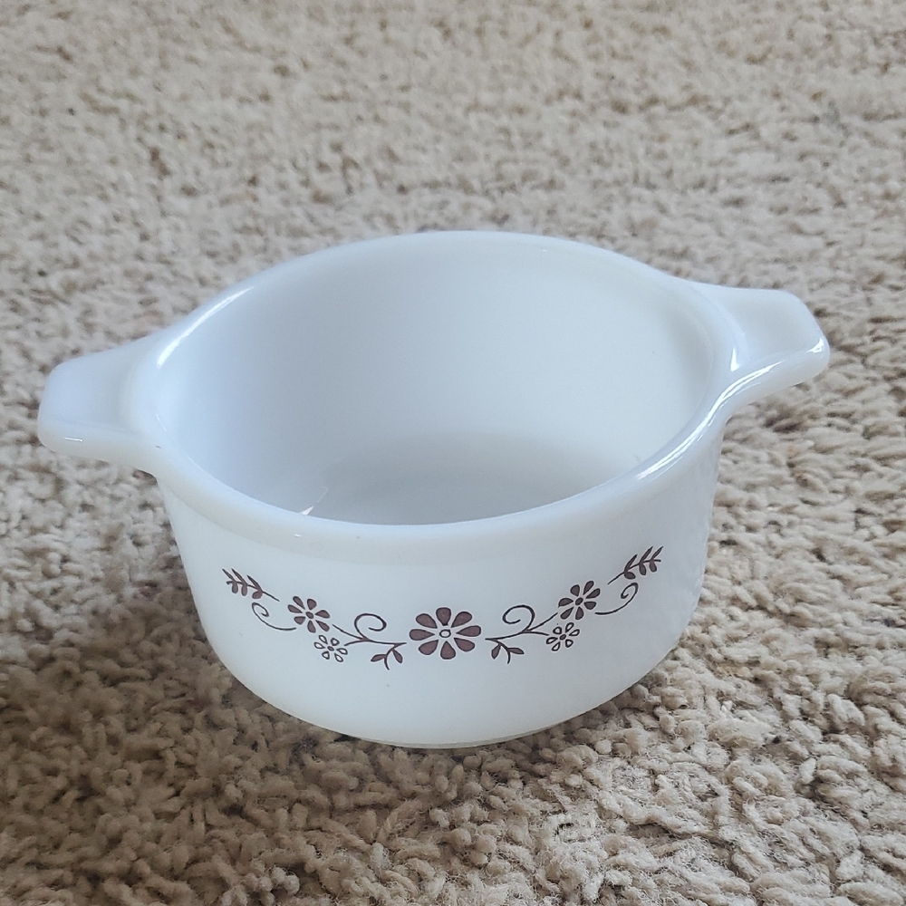 Dynaware Pyr-o-rey (Pyrex) White Floral Patterned Bowl